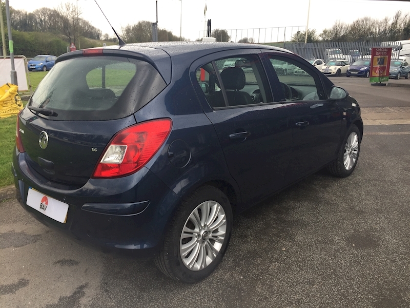 Vauxhall 1.4 16V SE Hatchback 5dr Petrol Auto Euro 5 (100 ps)
