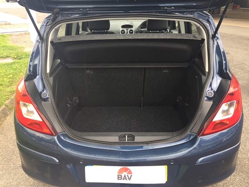 Vauxhall 1.4 16V SE Hatchback 5dr Petrol Auto Euro 5 (100 ps)