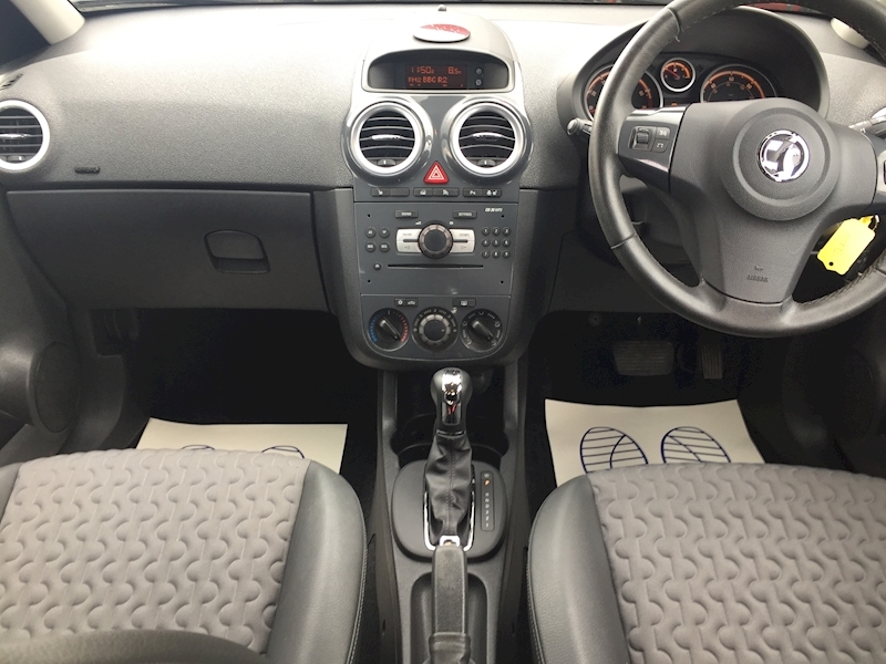 Vauxhall 1.4 16V SE Hatchback 5dr Petrol Auto Euro 5 (100 ps)