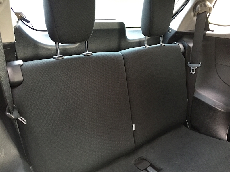 Toyota 1.0 VVT-i Hatchback 3dr Petrol Manual Euro 5 (68 ps)