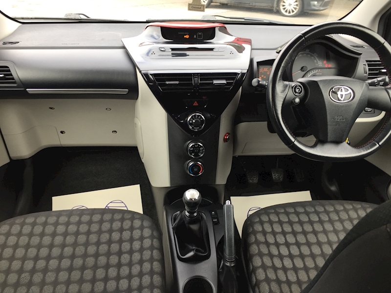 Toyota 1.0 VVT-i Hatchback 3dr Petrol Manual Euro 5 (68 ps)