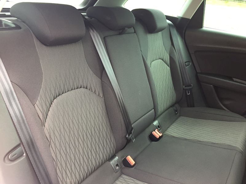 SEAT 1.6 TDI SE Dynamic Technology ST 5dr Diesel Manual Euro 6 (s/s) (115 ps)