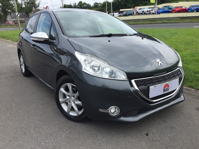 Peugeot 1.2 VTi PureTech Style Hatchback 5dr Petrol Manual Euro 6 (82 ps)