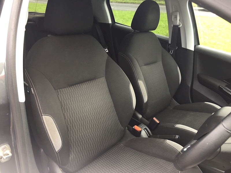 Peugeot 1.2 VTi PureTech Style Hatchback 5dr Petrol Manual Euro 6 (82 ps)