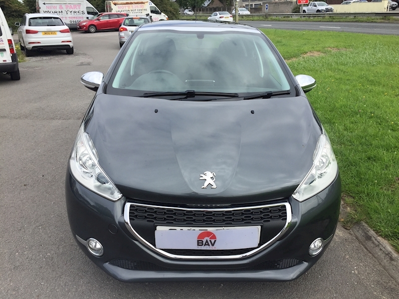 Peugeot 1.2 VTi PureTech Style Hatchback 5dr Petrol Manual Euro 6 (82 ps)