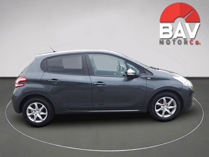 Peugeot 1.2 VTi PureTech Style Hatchback 5dr Petrol Manual Euro 6 (82 ps)