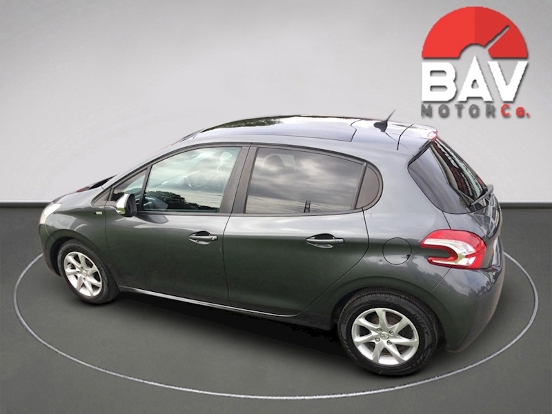 Peugeot 1.2 VTi PureTech Style Hatchback 5dr Petrol Manual Euro 6 (82 ps)