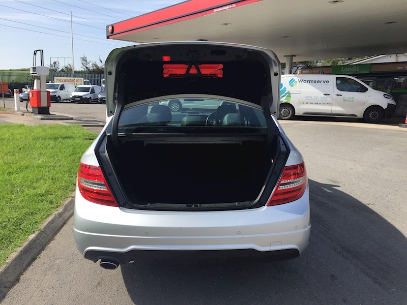 Mercedes-Benz 2.1 C220 CDI BlueEfficiency Sport Saloon 4dr Diesel G-Tronic+ Euro 5 (s/s) (170 ps)