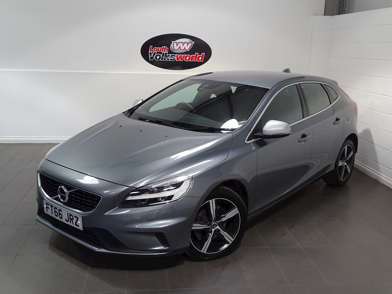 Used 2016 Volvo V40 R Design Hatchback 2 0 Manual Petrol For Sale In 