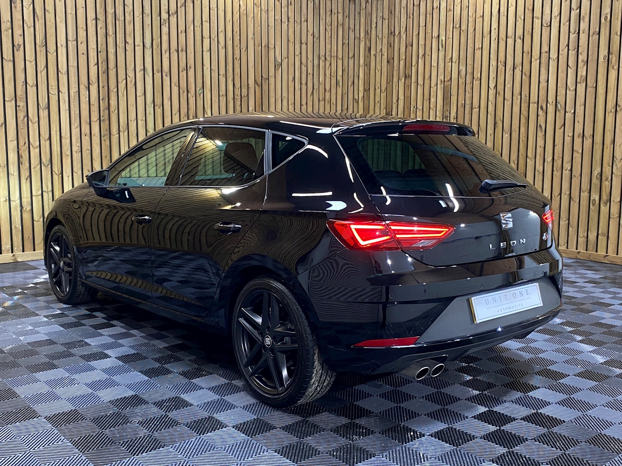 Used 2020 SEAT Tsi Evo Fr Black Edition 1.5 5dr Hatchback Manual Petrol For  Sale in West Sussex
