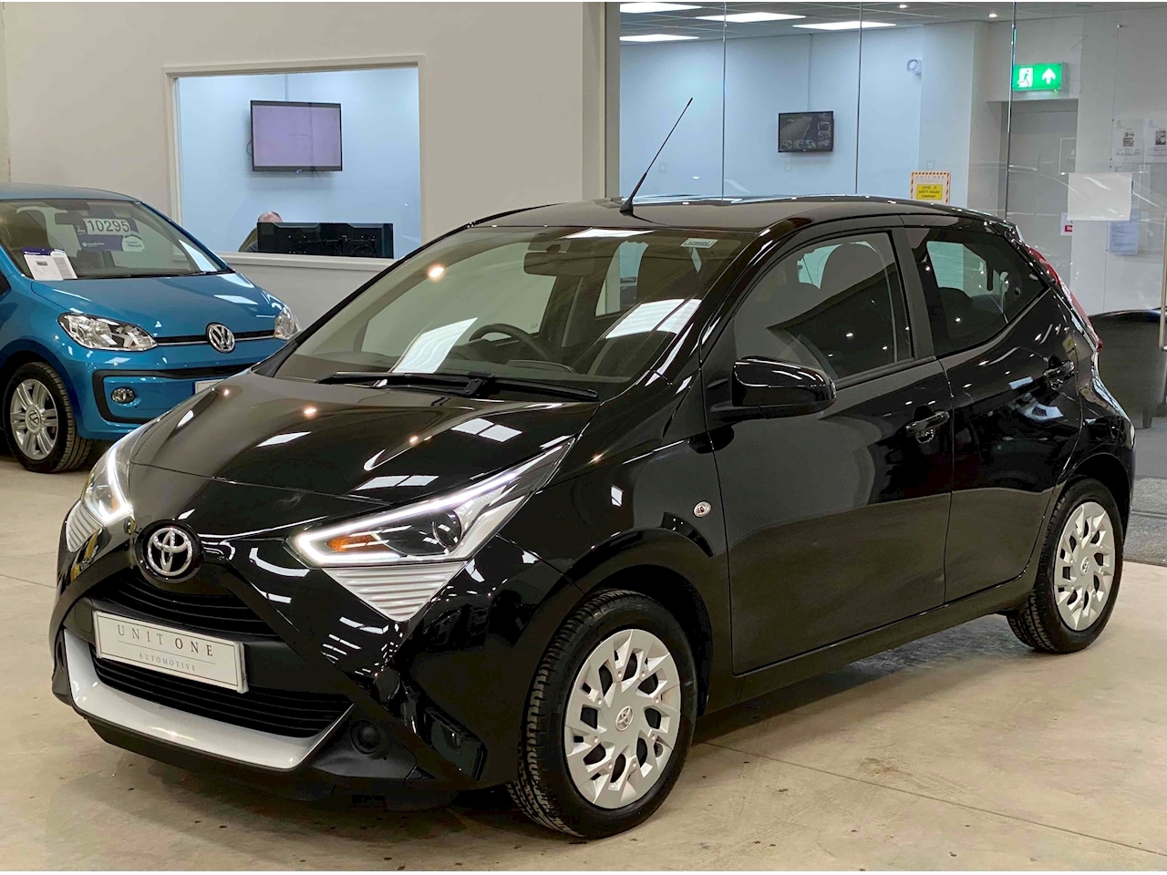 Used 2018 Toyota AYGO VVT-i X-play For Sale In West Sussex (U375 ...