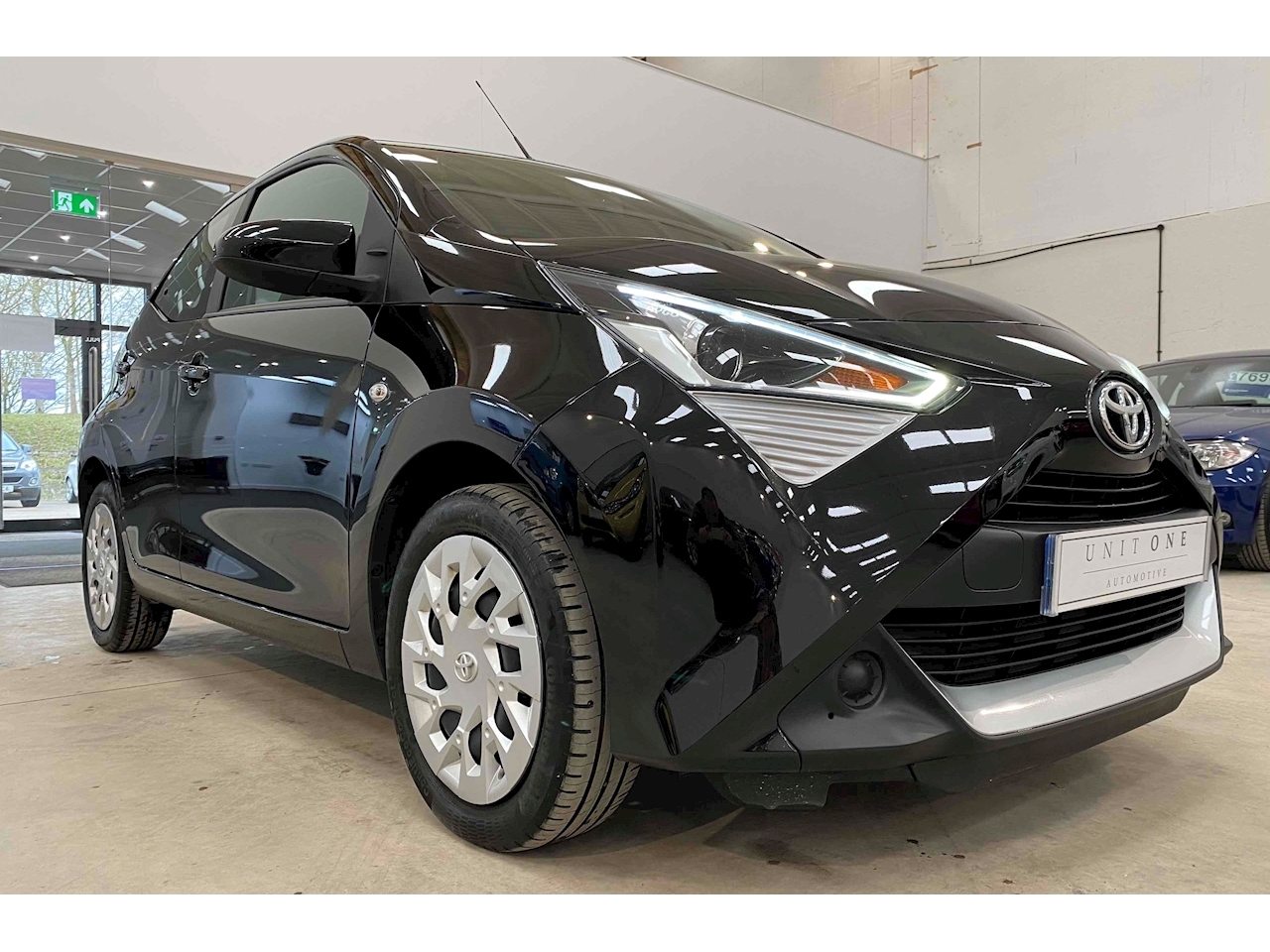 Used 2018 Toyota AYGO VVT-i X-play For Sale In West Sussex (U375 ...