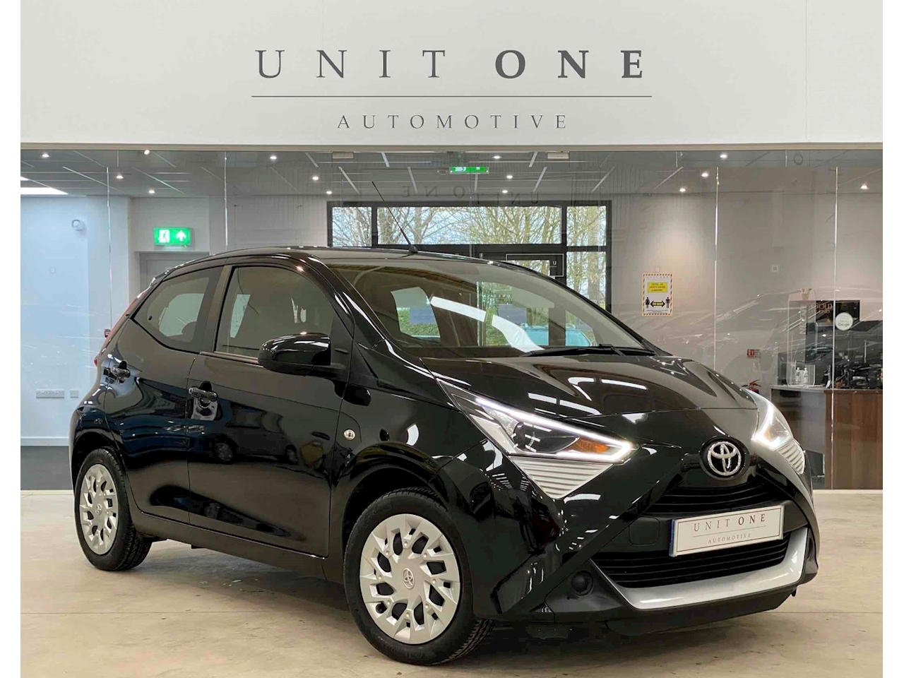Used 2018 Toyota AYGO VVT-i x-play Hatchback 1.0 Automatic Petrol For Sale  in West Sussex