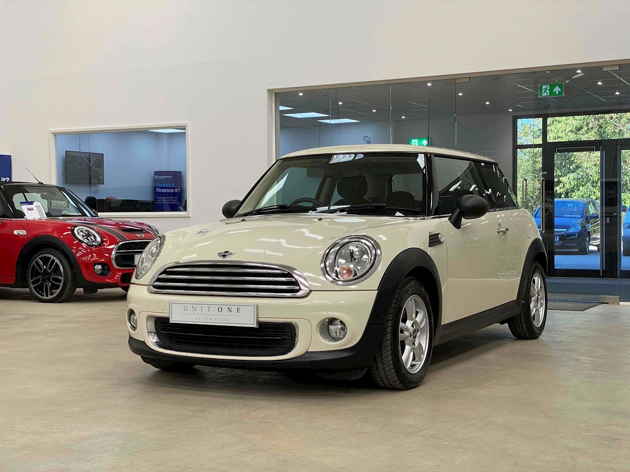 Used 2013 MINI 1.6 One (Sport Chili) Hatchback 3dr Petrol Manual (127 g/km,  98 bhp) For Sale in West Sussex
