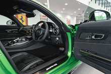 Mercedes-Benz AMG GT R - U150