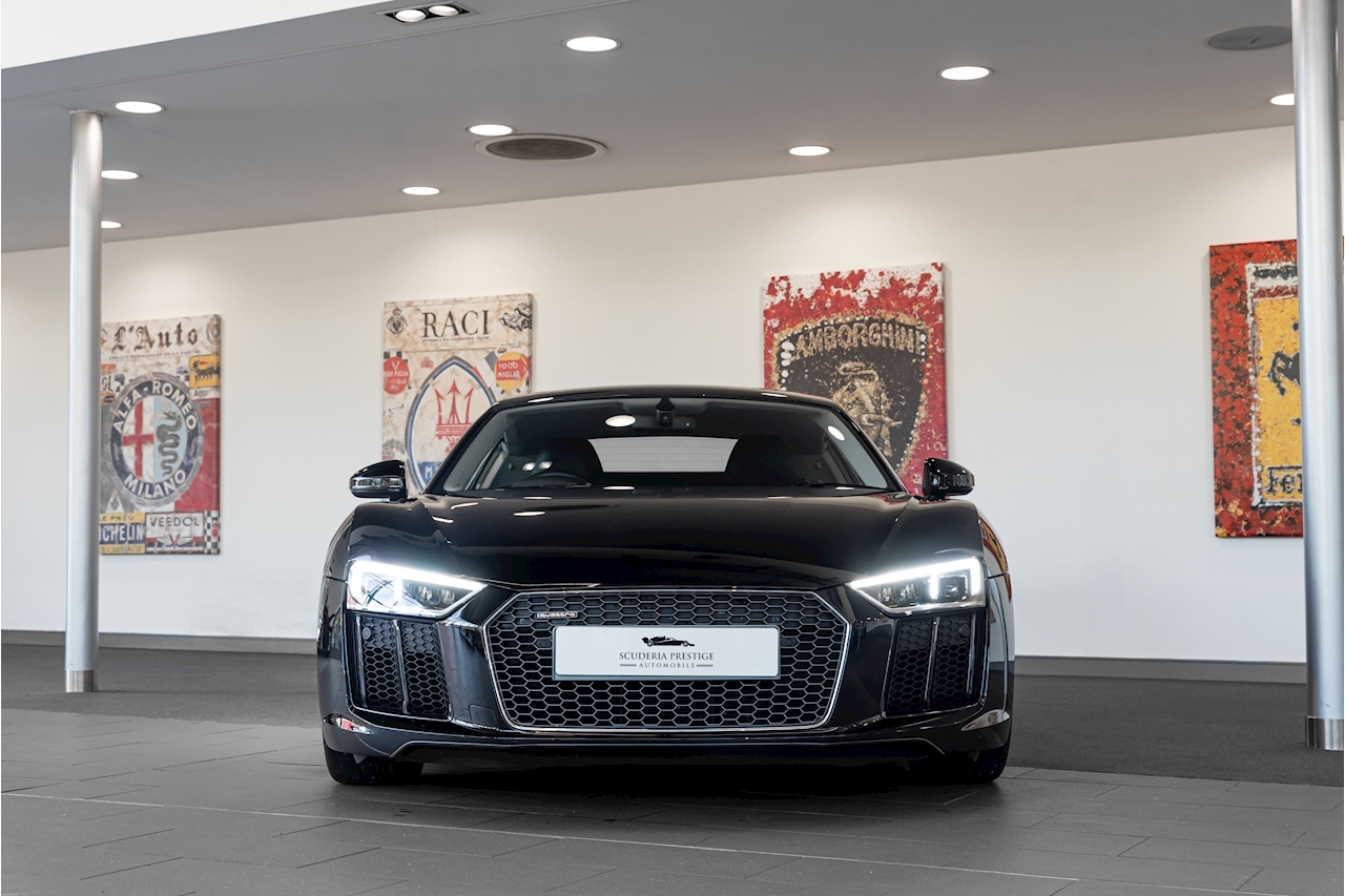 R8 5.2 FSI V10 Coupe 2dr Petrol S Tronic quattro (s/s) (540 ps)