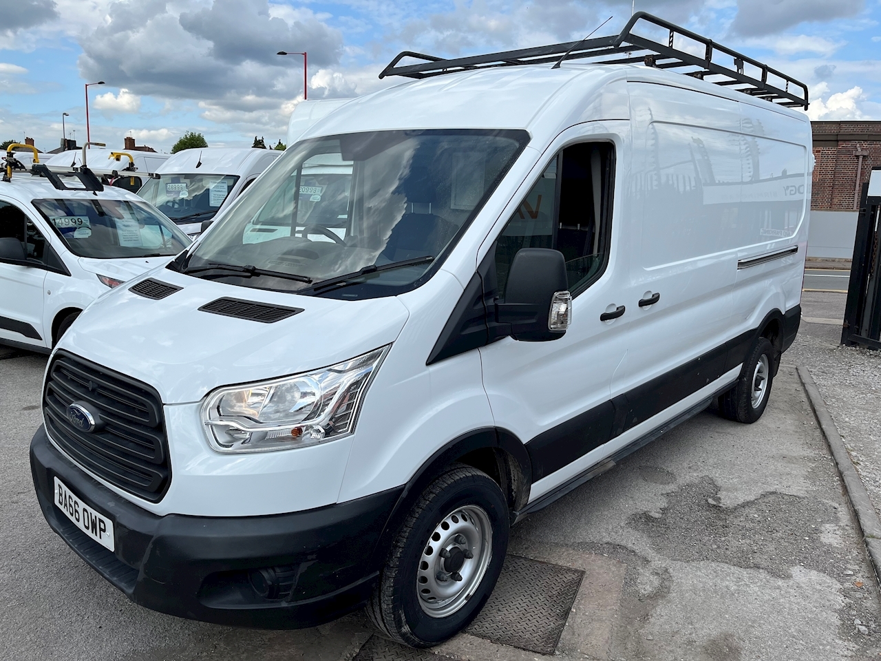 Used 2017 Ford Transit 350 22tdci 125 L3 Lwb H2 Med Roof Van For Sale In West Midlands U8186 4895