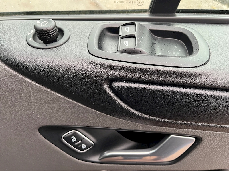 Ford TREND 2.0TDCi 300 L2 LWB (ULEZ)