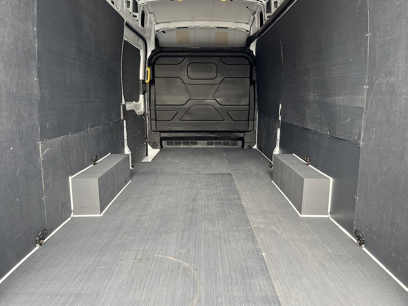 Ford 350 2.0TDCi L4 XLWB JUMBO (AIRCON) ULEZ