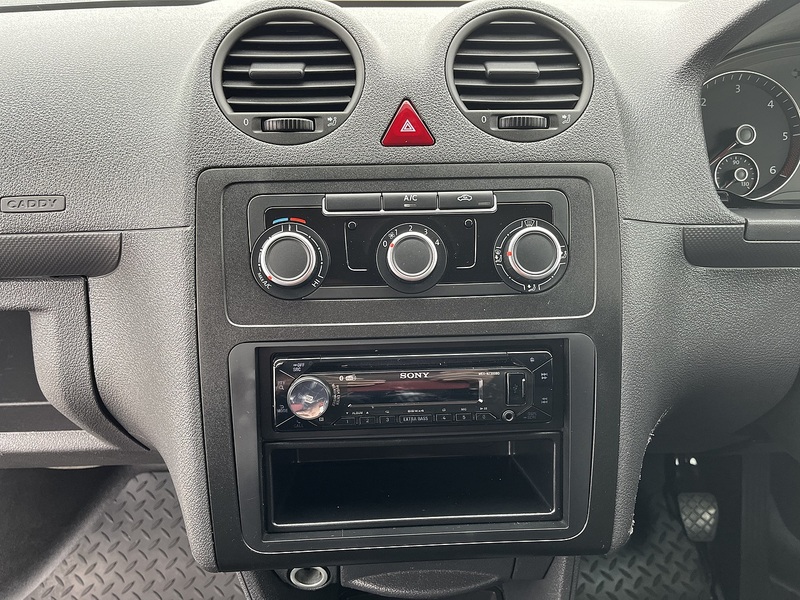 Volkswagen C20 1.6TDi 100 LWB VAN (AIRCON)