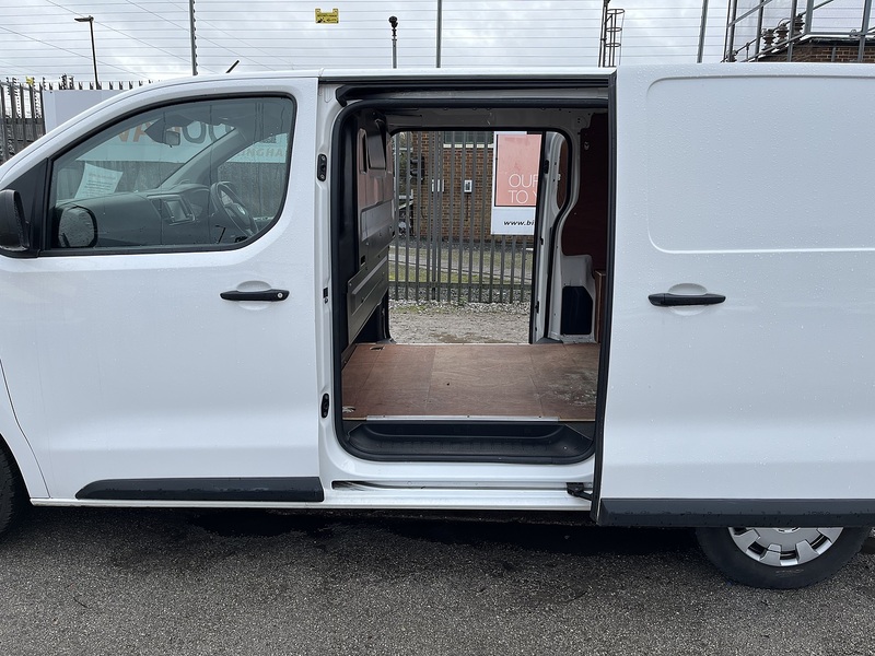 Vauxhall DYNAMIC 1.5CDTi 100 L2 LWB (HIGH SPEC) ULEZ