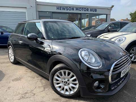 Mini Cooper Hatchback 1.5 Manual Petrol