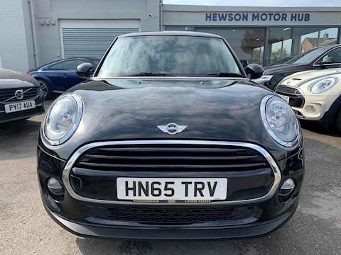 Mini Cooper Hatchback 1.5 Manual Petrol