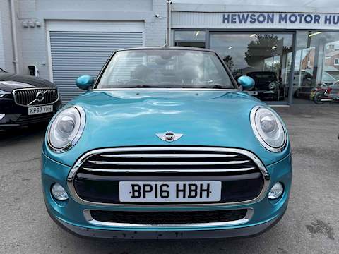 Mini Cooper Convertible 1.5 Manual Petrol