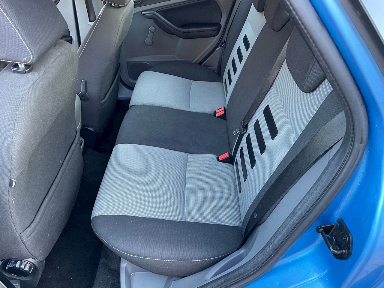 2009 ford focus clearance isofix