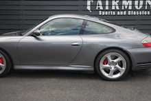 Porsche 911 996 Carrera 4S - U227