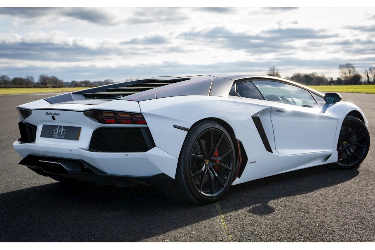 Used 2015 Lamborghini Aventador V12 LP 700-4 Pirelli Edition For Sale  (U826) | DMB Collection Ltd