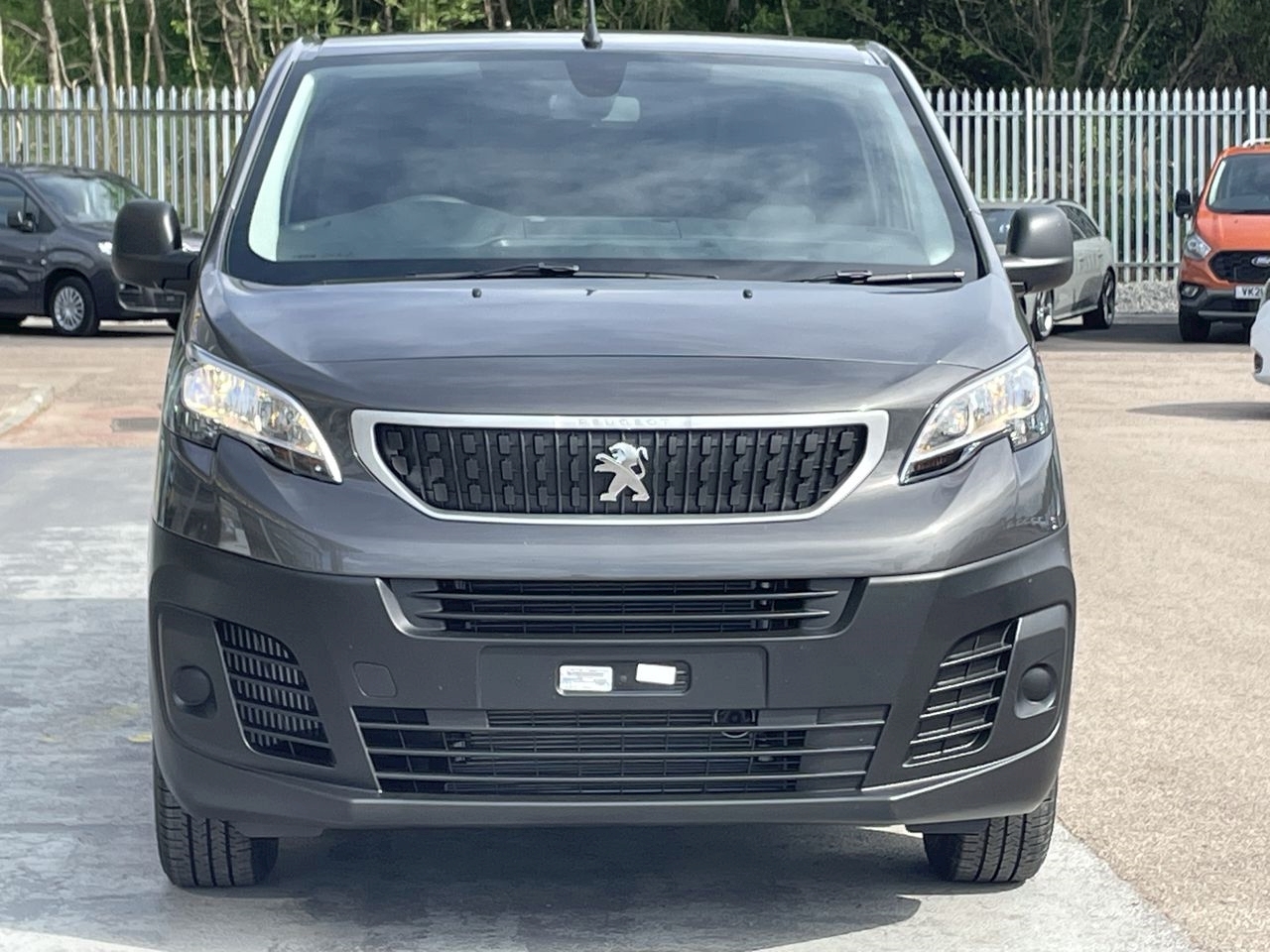 New 2021 Peugeot Expert HDI 100ps Professional Mwb with Air Con & Del ...
