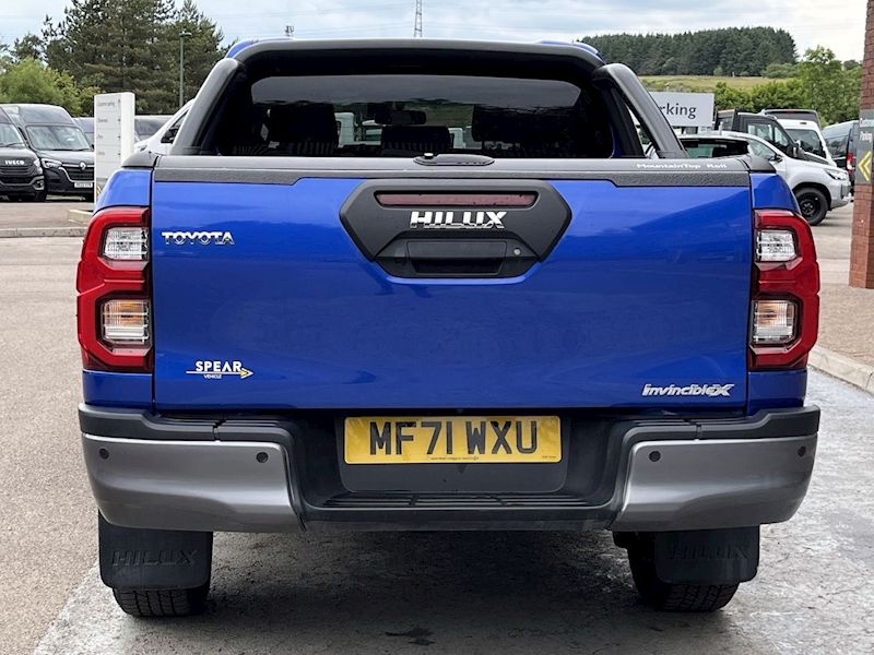 Toyota Hilux D-4D Invincible X 4x4 Dcb Pick Up with RollnLock, Sat Nav, Leather & Rev Cam 2.8 4dr Pickup Automatic Diesel