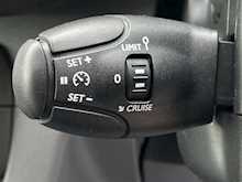 Vauxhall Vivaro 145ps Dynamic F3100 6 Seat Crew Cab L2 H1 Lwb with Air Con & Del Mies 2.0 6dr Combi Van Manual Diesel