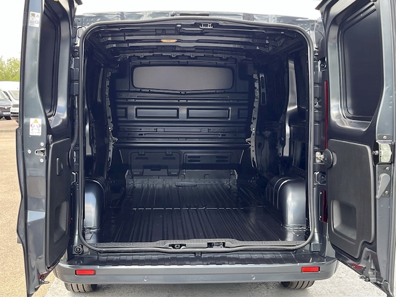Renault DCI 150ps Sport Plus + L1 SWB With Sat Nav, Rev Cam & Air Con 2.0 5dr Panel Van Manual Diesel