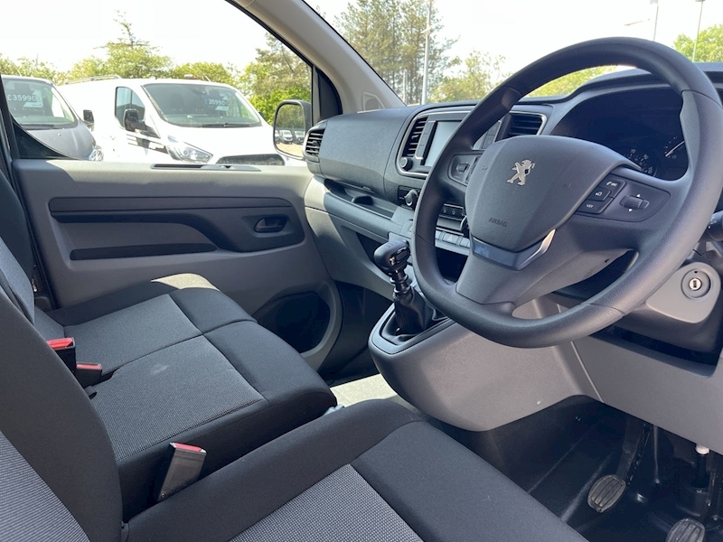 Peugeot HDI 145ps Professional Premium M with Sat Nav, Air Con & Delivery Miles 2.0 5dr Panel Van Manual Diesel
