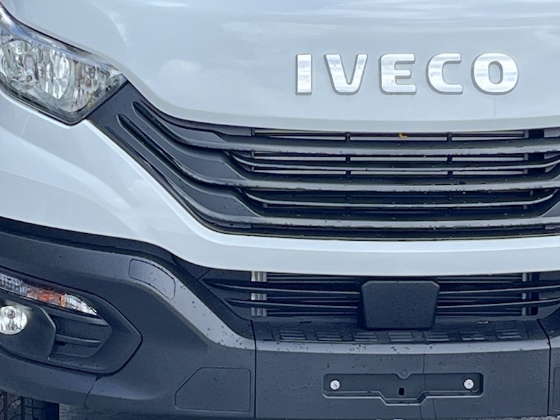 Iveco HDI 35C14 140ps 13ft 4M Unregistered Business Luton with Air Con & Tail Lift 2.3 2dr Luton Manual Diesel