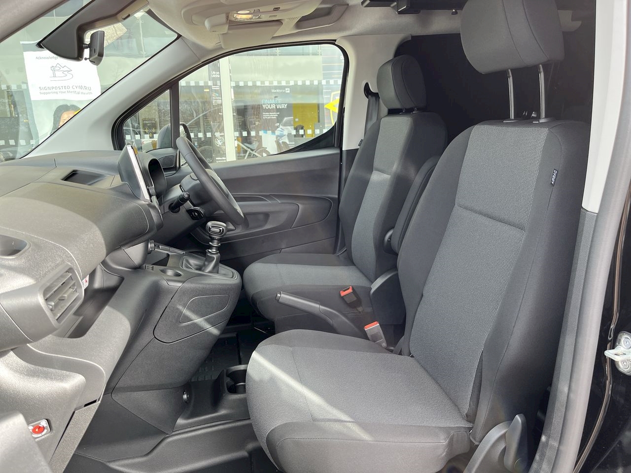 HDI 100ps Enterprise Edition XL 5 Seat Crew Van with Sat Nav Car Play & Air Con 1.5 5dr Combi Van Manual Diesel