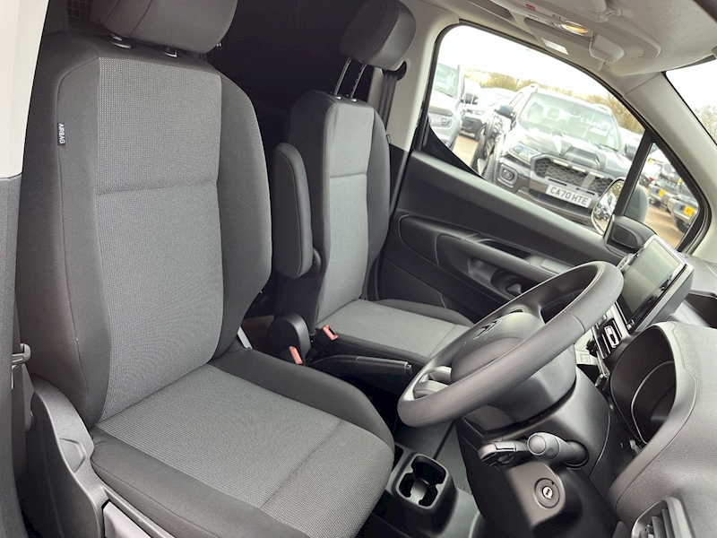 Citroen HDI 100ps Enterprise Edition XL 5 Seat Crew Van with Sat Nav Car Play & Air Con 1.5 5dr Combi Van Manual Diesel