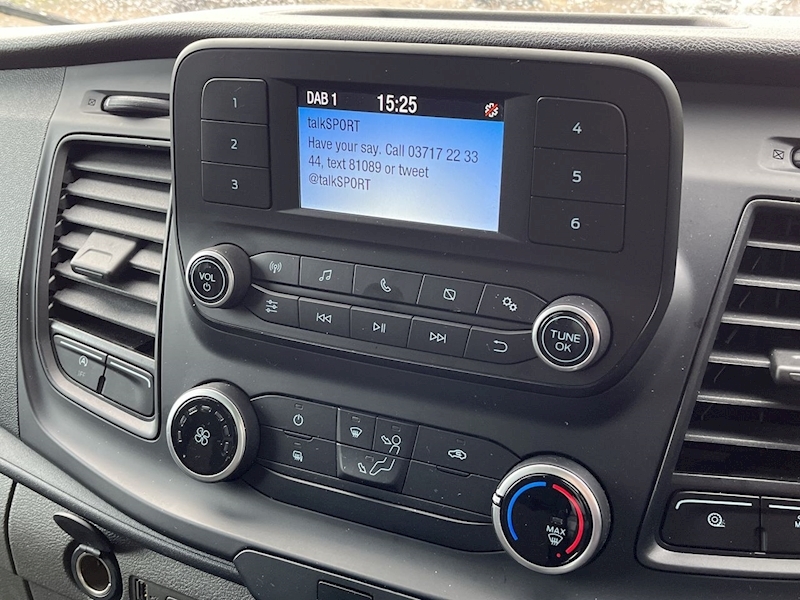 Ford TDCI 130ps Luton L3 LWB With Tail Lift & Twin Rear Wheels 2.0 2dr Luton Manual Diesel