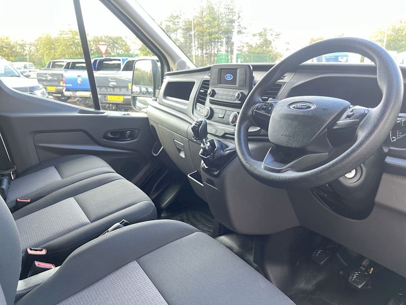 Ford TDCI 130ps Luton 13ft 6" 4.1M L3 LWB With Tail Lift & Twin Rear Wheels 2.0 2dr Luton Manual Diesel
