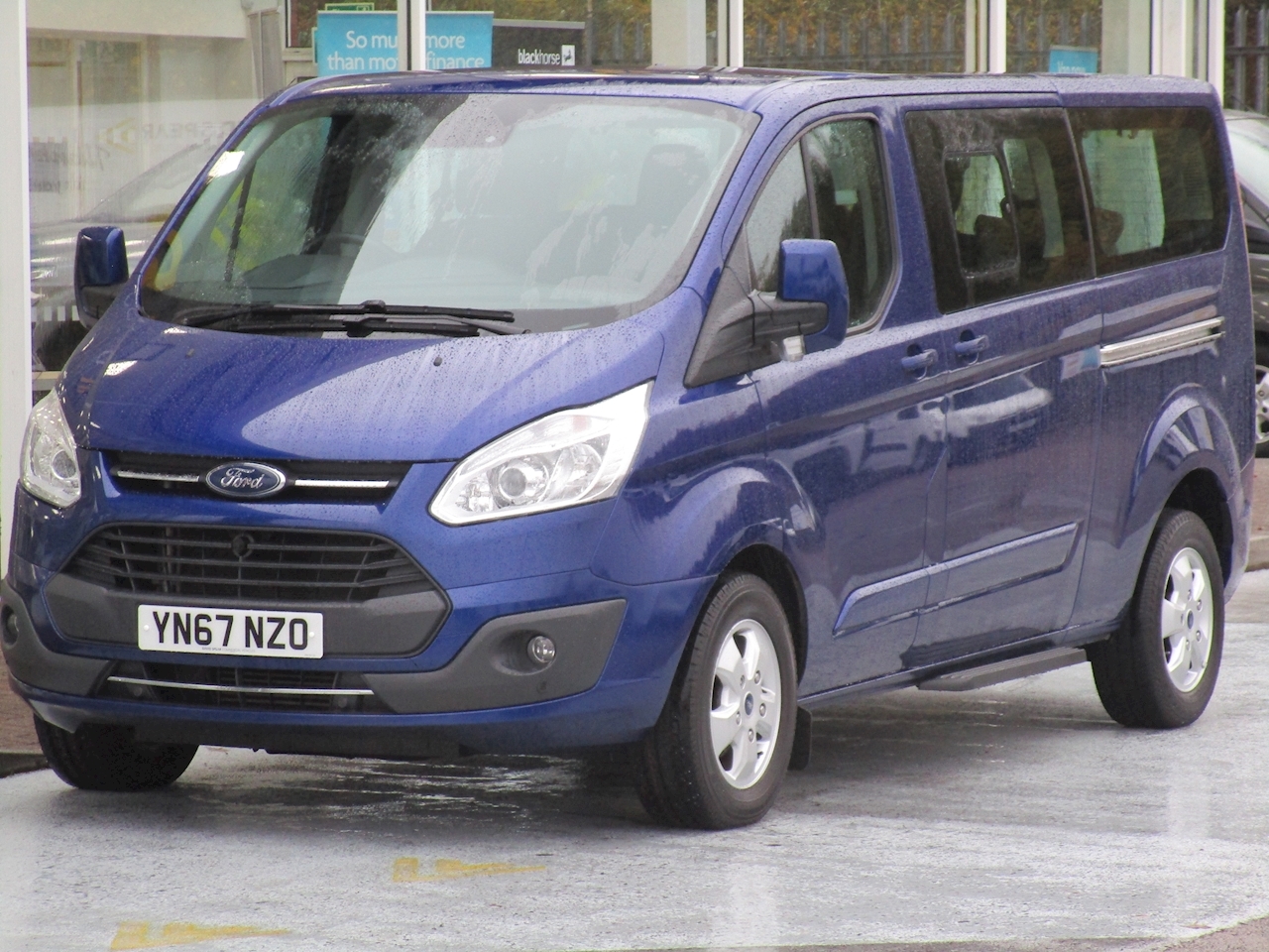 Ford Tourneo Custom Tdci 130ps 310 Titanium L2 Lwb 9 Seat Minibus with Air  Con & Alloy Wheels - U98971