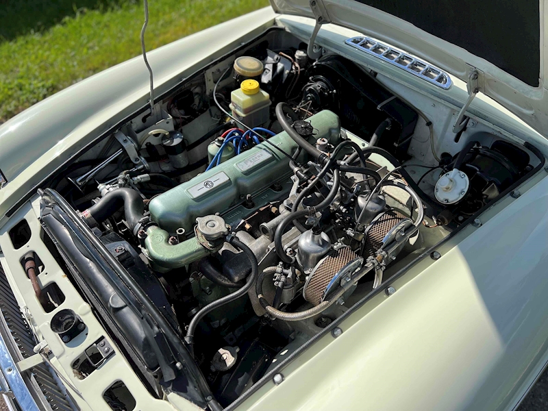 MG GT 3.0 2dr coupe manual petrol