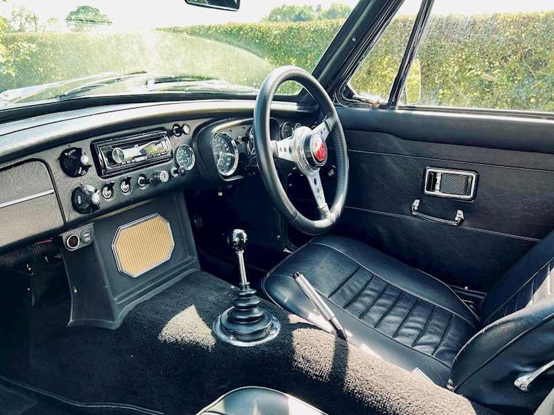 MG GT 3.0 2dr coupe manual petrol
