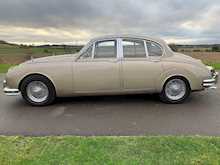 1967/F DAIMLER V8 250