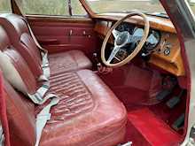 1967/F DAIMLER V8 250