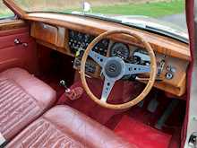 1967/F DAIMLER V8 250