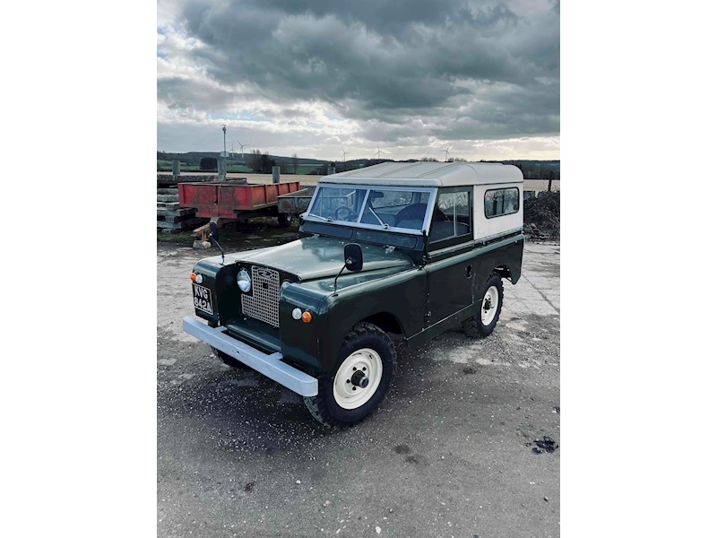 Land Rover 88 station wagon 2.25 manual petrol