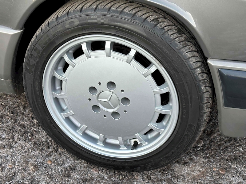 Mercedes-Benz 1992 mercedes 190E 2.0 auto with AC ! 