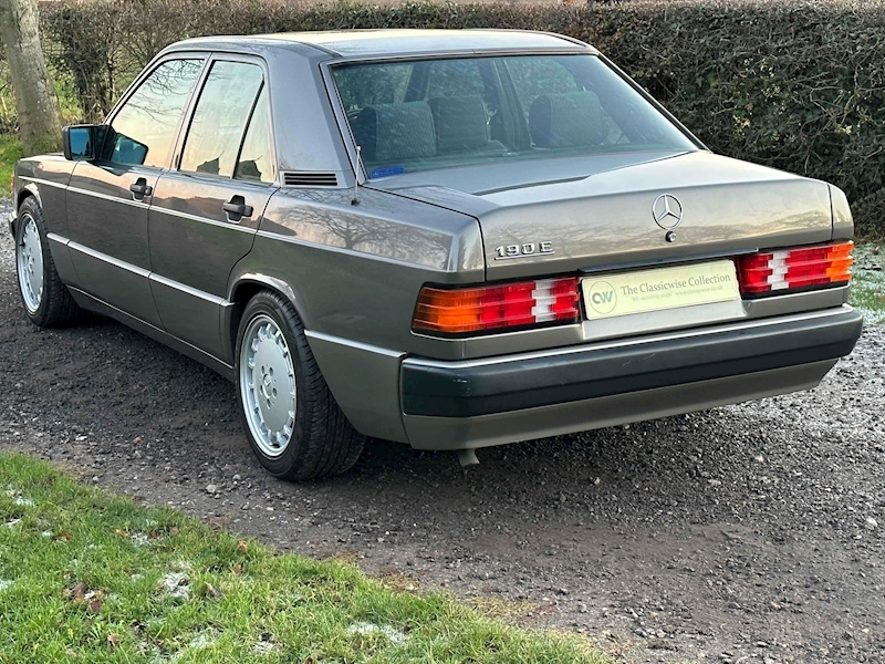 Mercedes-Benz 1992 mercedes 190E 2.0 auto with AC ! 